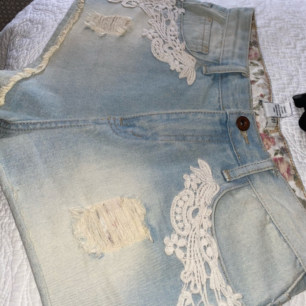 High Waisted Shorts with Lace Detail Forever 21